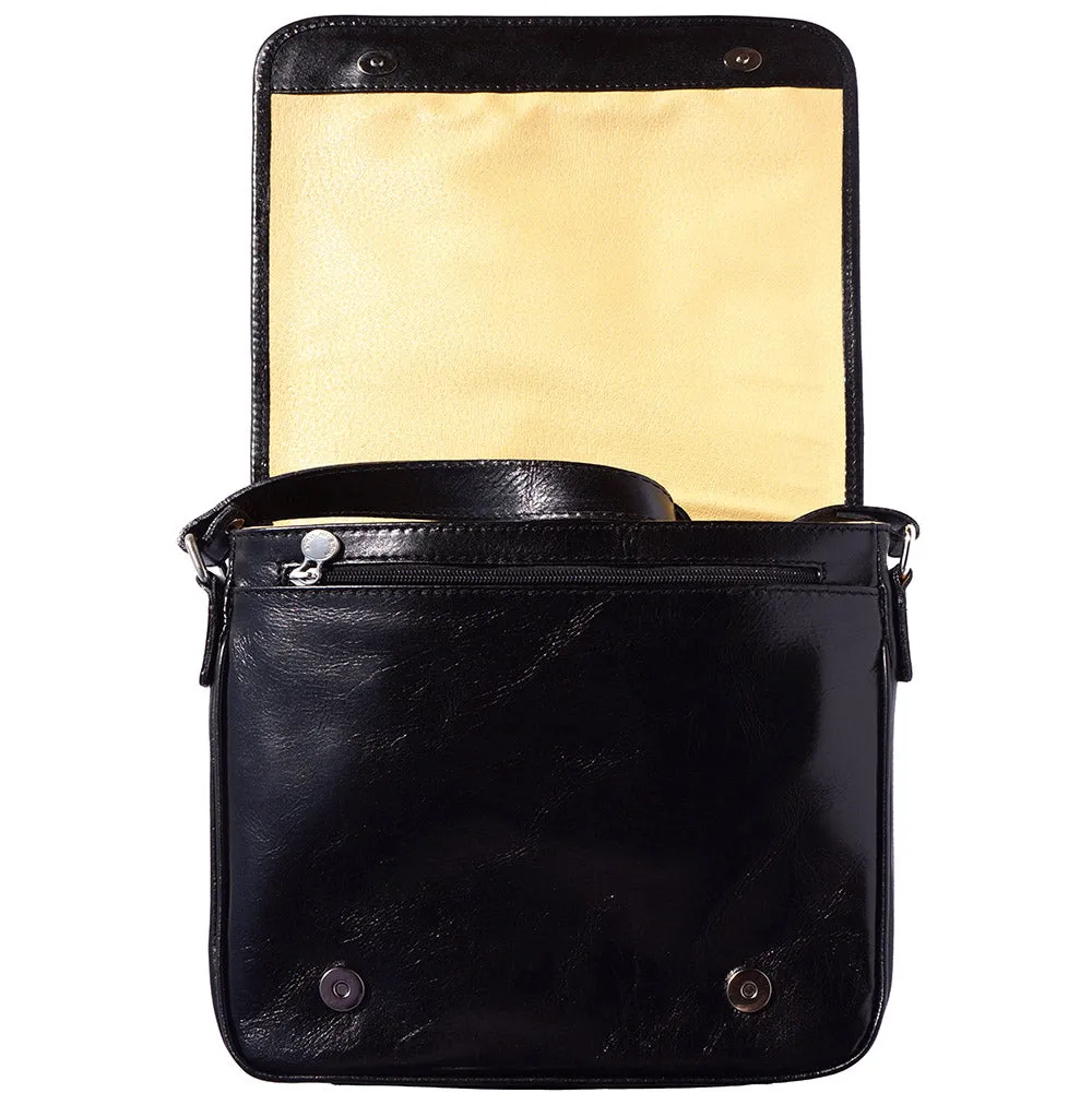 Christopher Messenger bag in cow leather