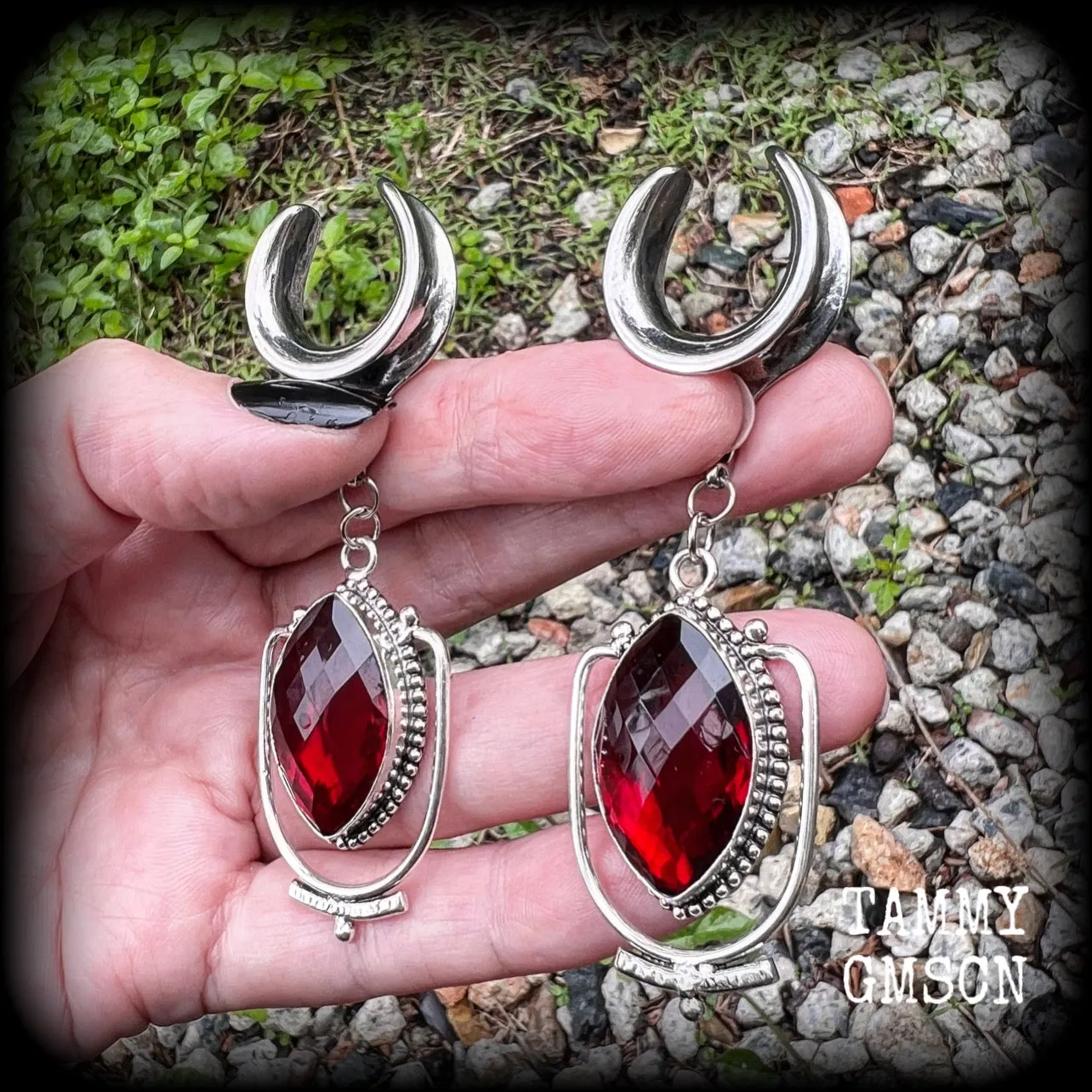 Garnet hanging gauges-Gauged earrings