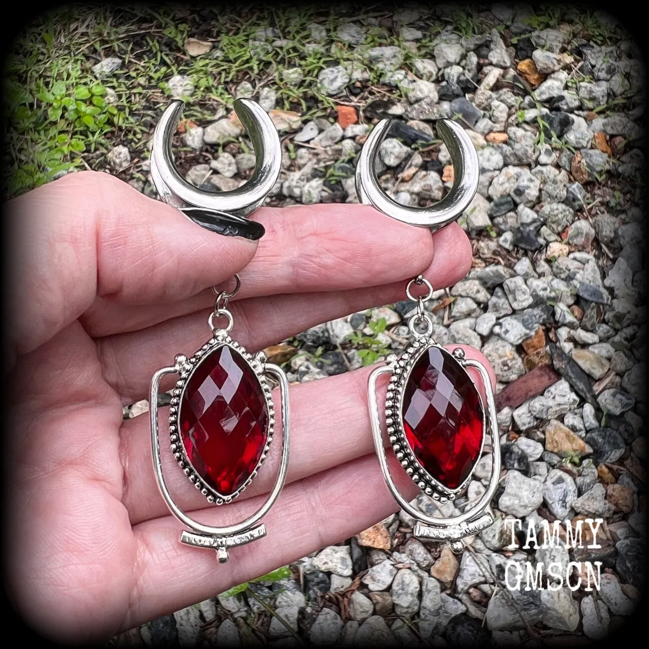 Garnet hanging gauges-Gauged earrings