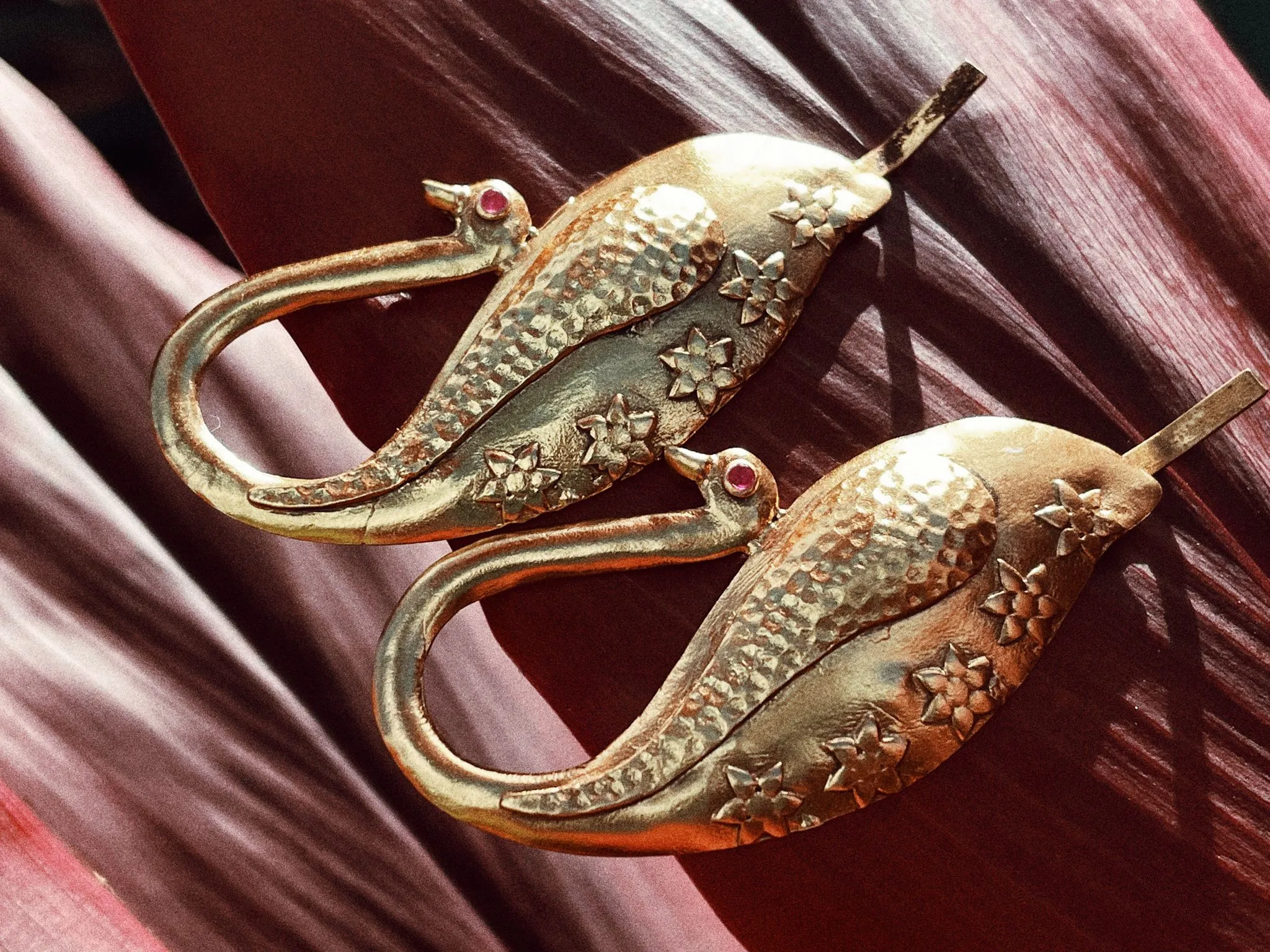 NEKHI | नेकी HAIR BOBBIES (IN GOLD)