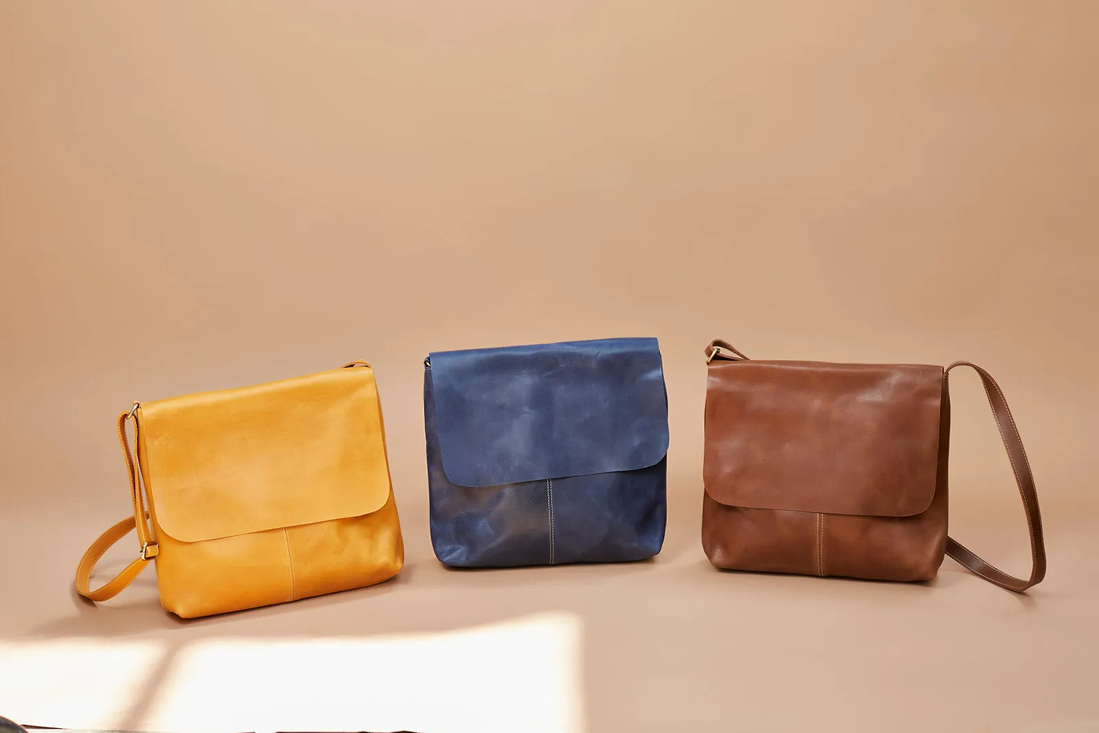 Telak Leather Messenger Bag - Nile Blue